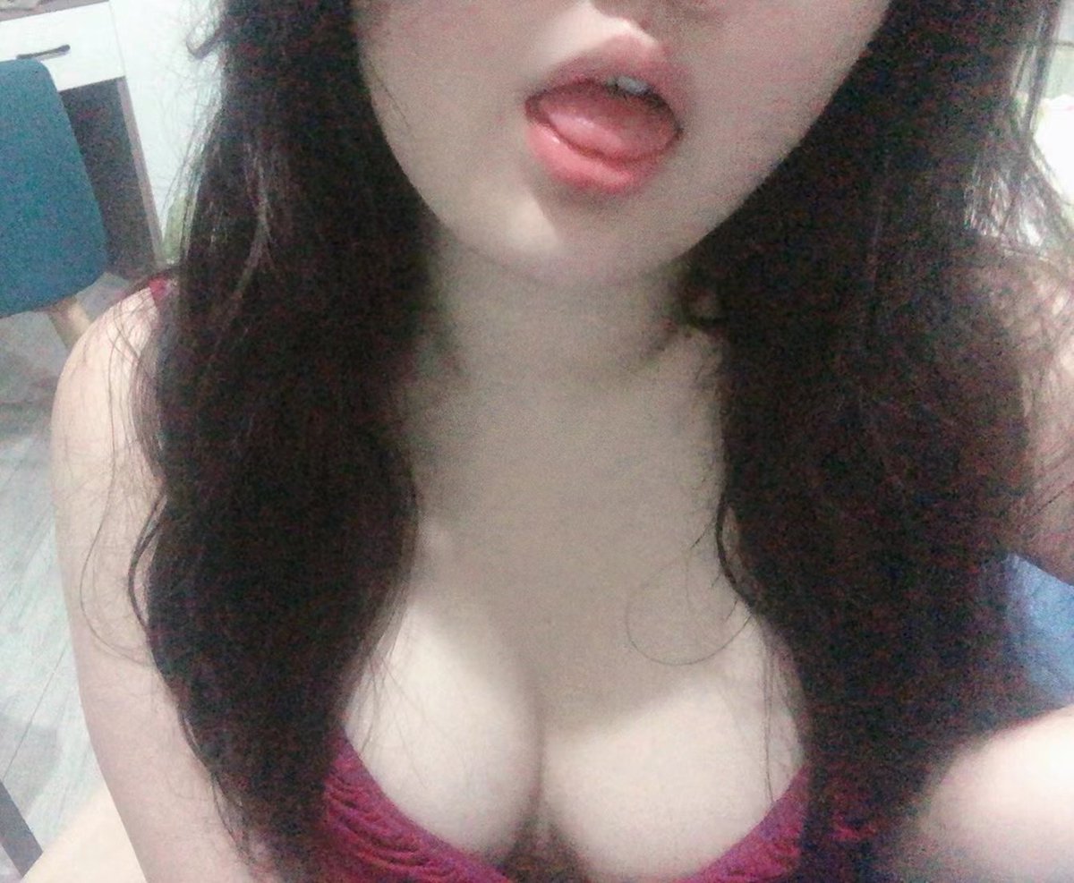 Scott_0127's tweet photo. 夏天好热   ���想穿骚衣服出门 🏖
#绿帽 #绿帽老公 #女友 #羞辱 #羞辱母狗 #投稿反差 #母狗公示 #母狗人妻 #反差 #反差人妻 #福利姬 https://t.co/OTC78dHT14