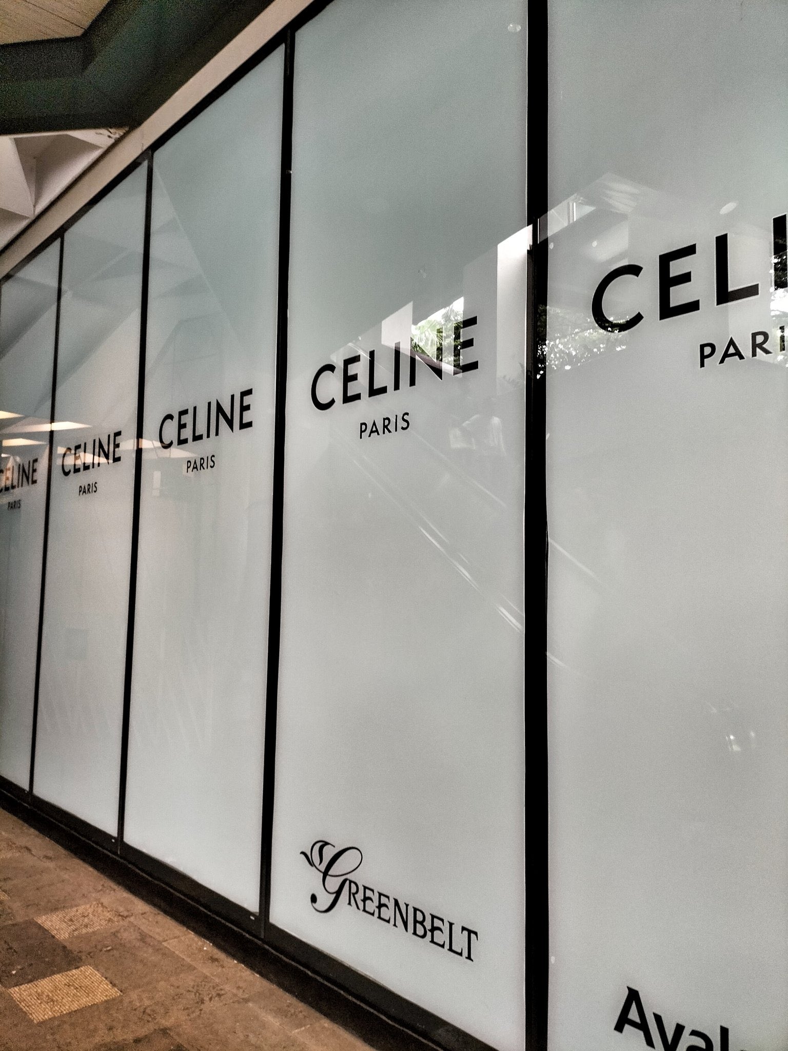 LALICE UPDATES on X: SPOTTED: (SOON-TO-OPEN) @celineofficial's first store  in the Philippines. 📍3 Greenbelt Dr, Makati, Metro Manila 🇵🇭 (Ayala  Malls) #LISAXCELINE c/o @taylisa_loveme I vote for #MTVLAKPOPLISA  #MTVLAFAN