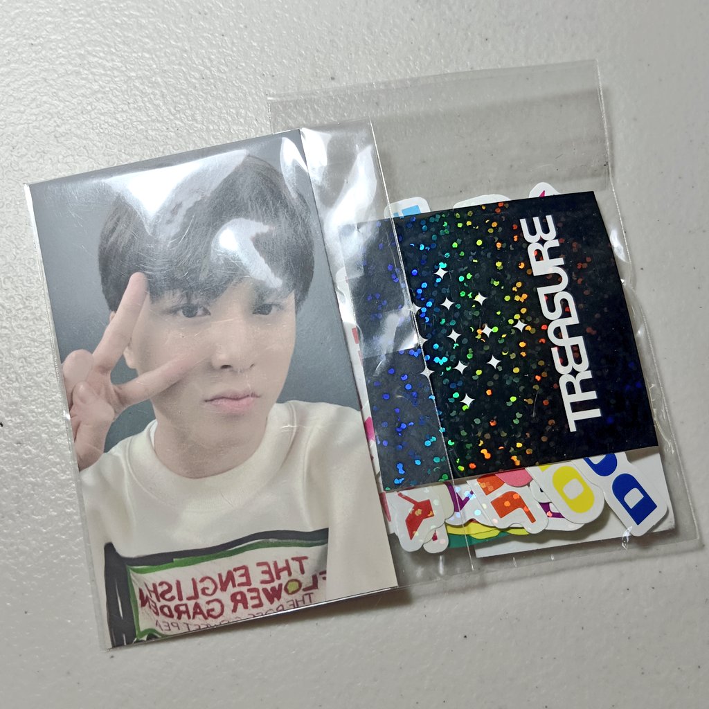 sophycakes_'s tweet photo. wts lfb treasure ph 
TREASURE JAPAN JUNGHWAN POB W/ OT12 STICKERS

PHP 700 https://t.co/xqsy4wXDer