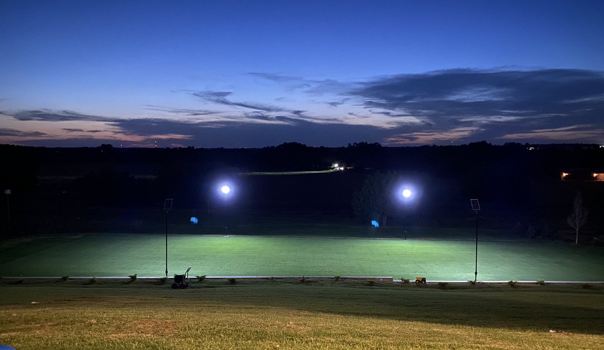 GiddyField's tweet photo. Goodnight, from the Palace on the Pasture… https://t.co/tsZscTr9g2