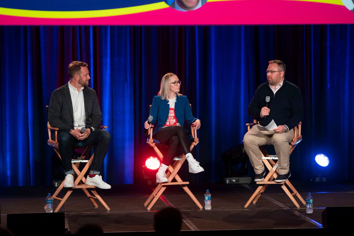 gabegarf's tweet photo. Lots of fun on stage with @katy_merrifield and @smartyvr talking about politics, Nickelback, and what it takes to win #BCL22
๐ท @JohnLehmann https://t.co/UdacqxYSQm