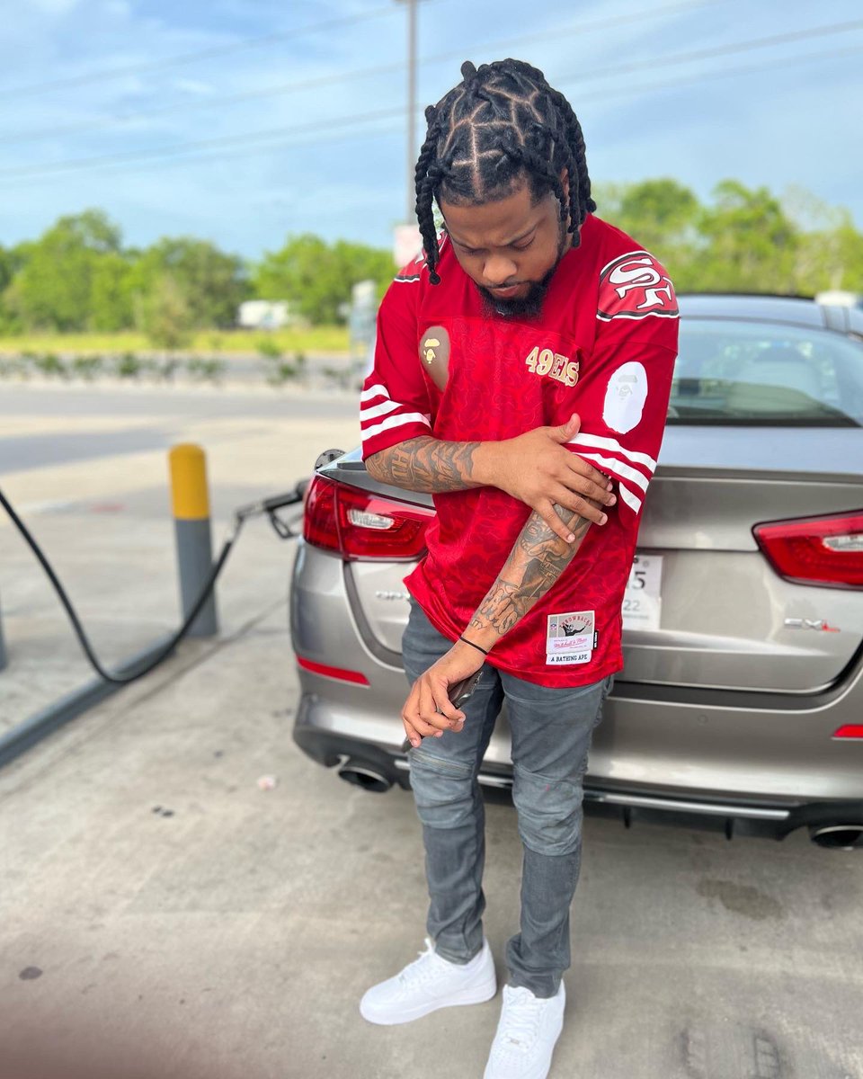 geemoneyy__'s tweet photo. Ape shit Brazy… #free550 x @BAPEOFFICIAL #LLLG #529 https://t.co/YrD30rnvP5