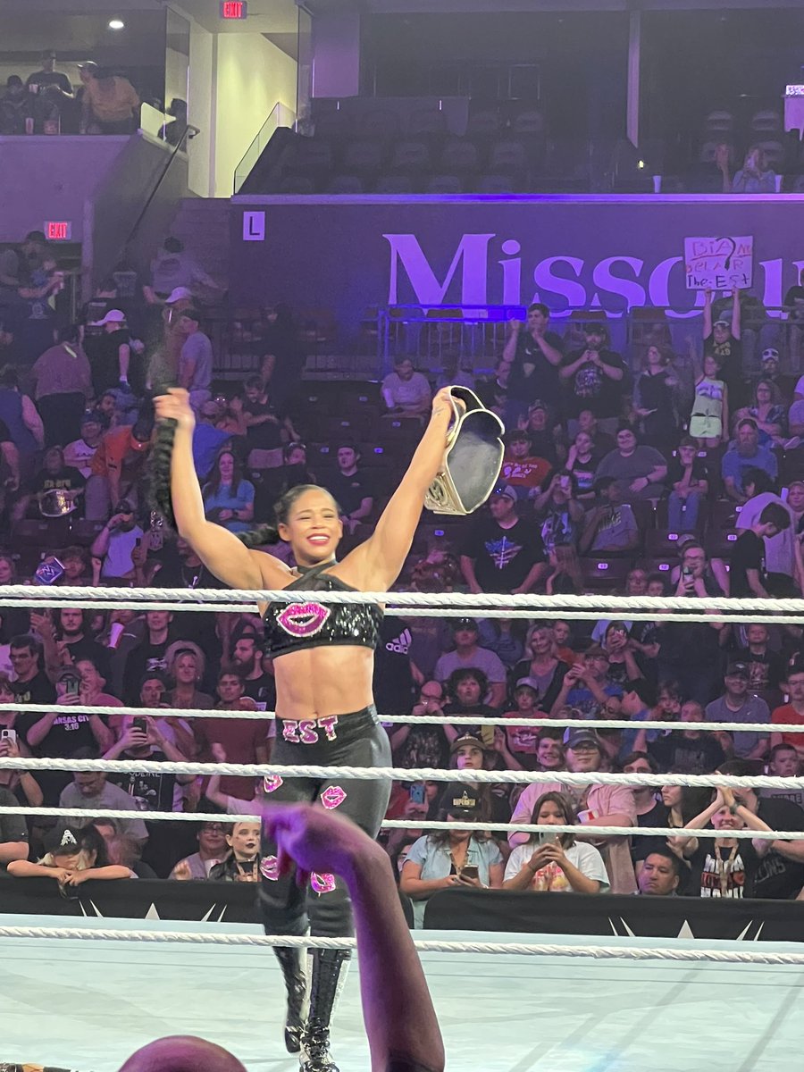 GideonGirl10's tweet photo. Great main event with @WWEAsuka @BeckyLynchWWE @BiancaBelairWWE #wwespringfield https://t.co/dxphO27f1v