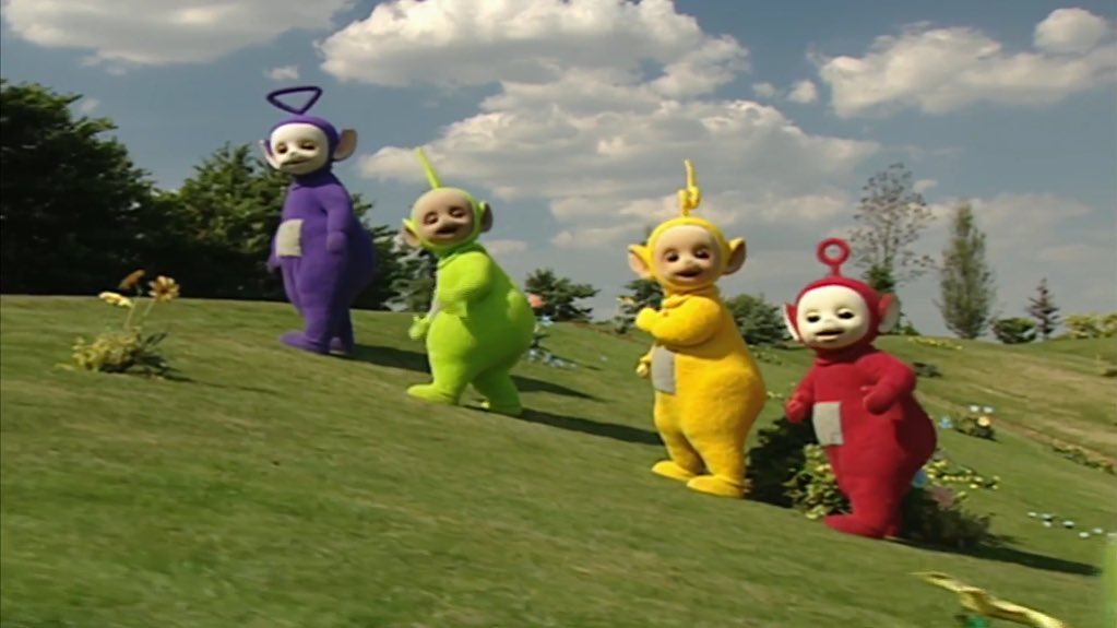 lionkingbitches's tweet photo. Me and the girlies running up that hill to make a deal with god. https://t.co/5pmYt6UuA6
