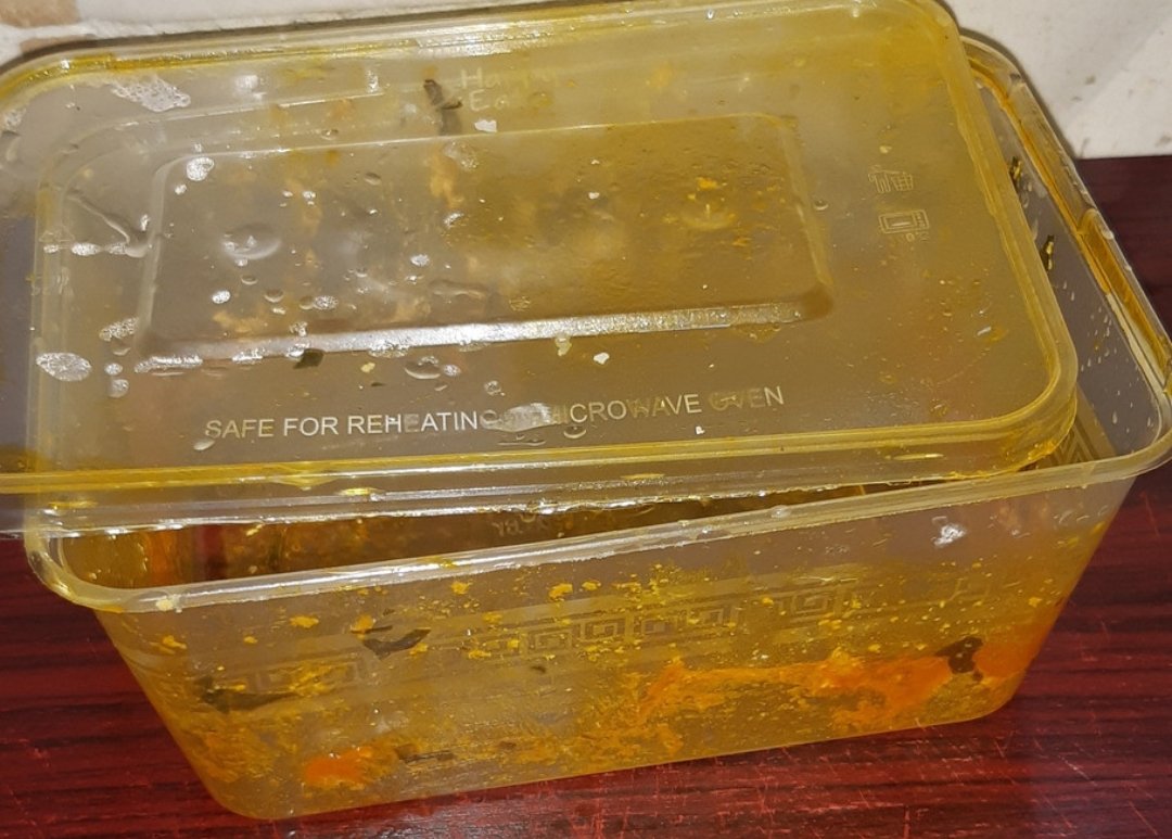 DoodleboyMY's tweet photo. Walaupun bukan jenama Tupperware, kau jgn sesekali berani buang atau hilangkan. Basuh kalau nk selamat dunia akhirat. 😅 https://t.co/1yTwD5yUET