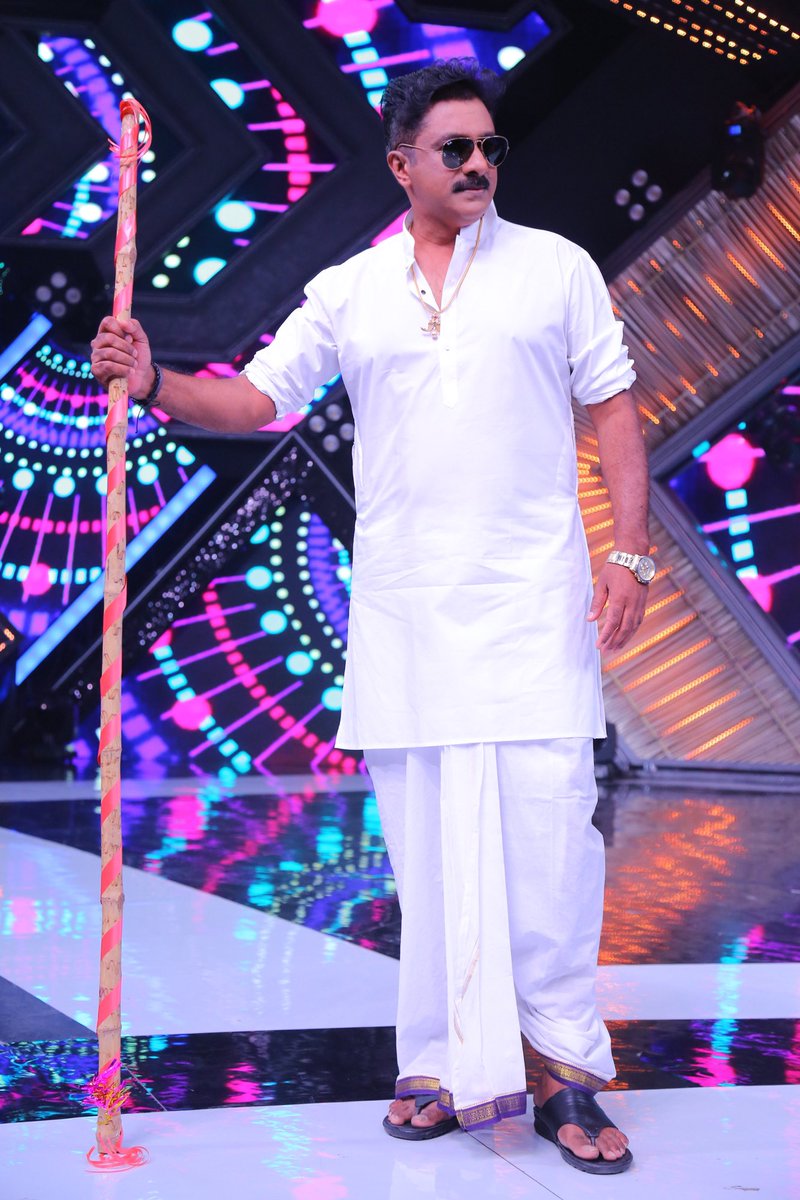 Kg20I's tweet photo. #HBDRaghukunche garu 🥳 పుట్టిన రోజు శుభాకాంక్షలు శతమానం భవతి సర్వదా భగవత్ అనుగ్రహ ప్రసాద సిద్ధి రస్థు రఘు కుంచె గారు మిమ్మలిని అభిమానించే ఫ్యాన్స్ శ్రీనివాస శర్మ @kuncheraghu garu ❤️❤️🙌🤝❣️❤️🎉🎊🎂😍🍫🎊🤝❣️❤️❤️❤️ https://t.co/SJ6jpaa3hy