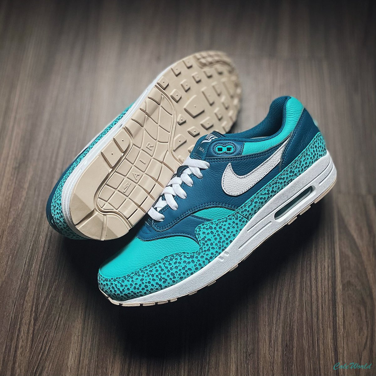 CjPeterson13's tweet photo. Any chance I get.. I will make a Seattle sports team colorway on Nike By You. Seattle Mariners Air Max 1 Safari by ya boy.
With the dusty sandy outsole for the infield and the mariners colorway up top. Go M’s
#NikeByYou
#AirMax1Unlocked
#SeattleMariners
#MyNIKEiDs
#HowIRoot https://t.co/JHRa2mjvQW
