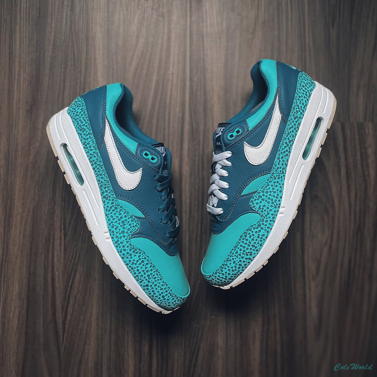 CjPeterson13's tweet photo. Any chance I get.. I will make a Seattle sports team colorway on Nike By You. Seattle Mariners Air Max 1 Safari by ya boy.
With the dusty sandy outsole for the infield and the mariners colorway up top. Go M’s
#NikeByYou
#AirMax1Unlocked
#SeattleMariners
#MyNIKEiDs
#HowIRoot https://t.co/JHRa2mjvQW