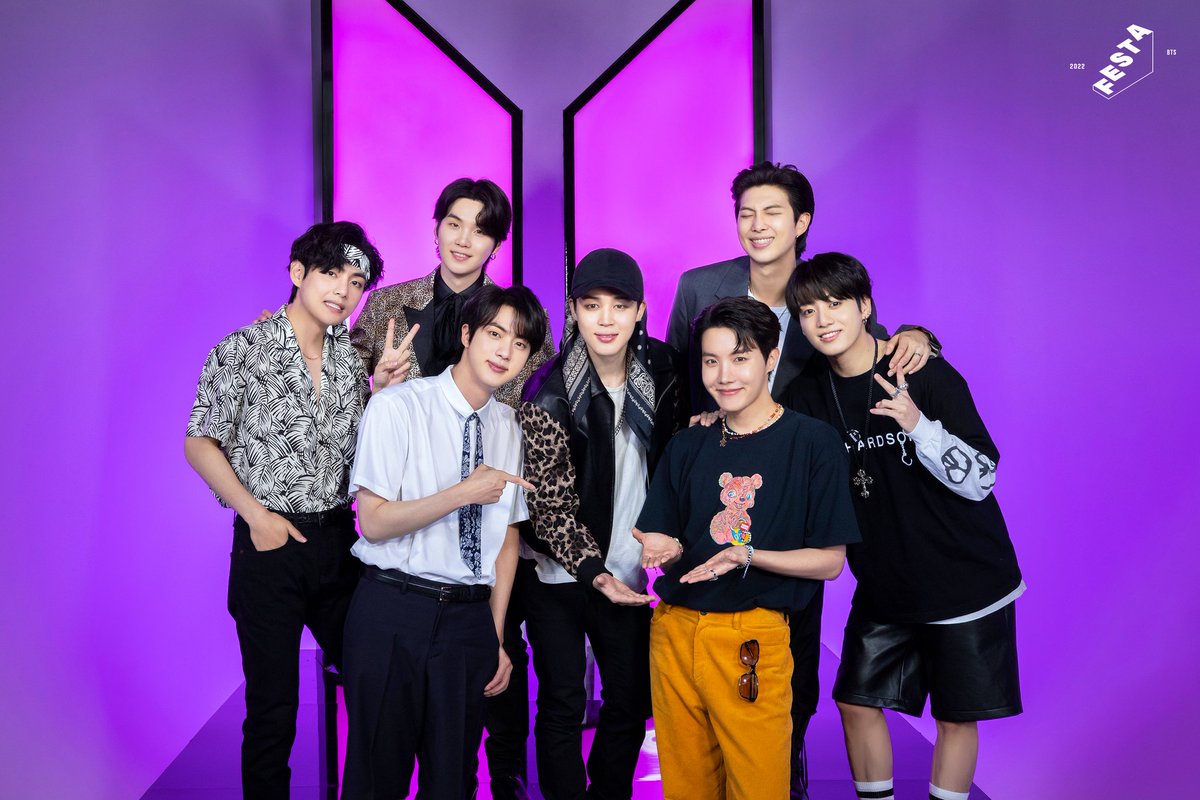kimtaeyours's tweet photo. happy 9 years, my love! cheer for more blessings and achievements to come; you deserve all of them. i am always proud of u, love u! 보라해! ♡

@BTS_twt #9YearsWithBTS #BTS9thAnniversary #2022FESTA https://t.co/oWbIgrHD7j