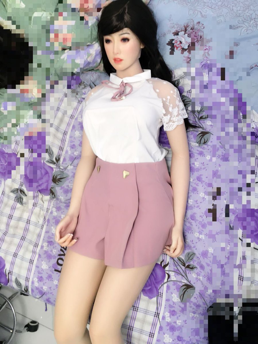 BBdollUK's tweet photo. Buy a new set of clothes😊 https://t.co/z9nJtVYMrI