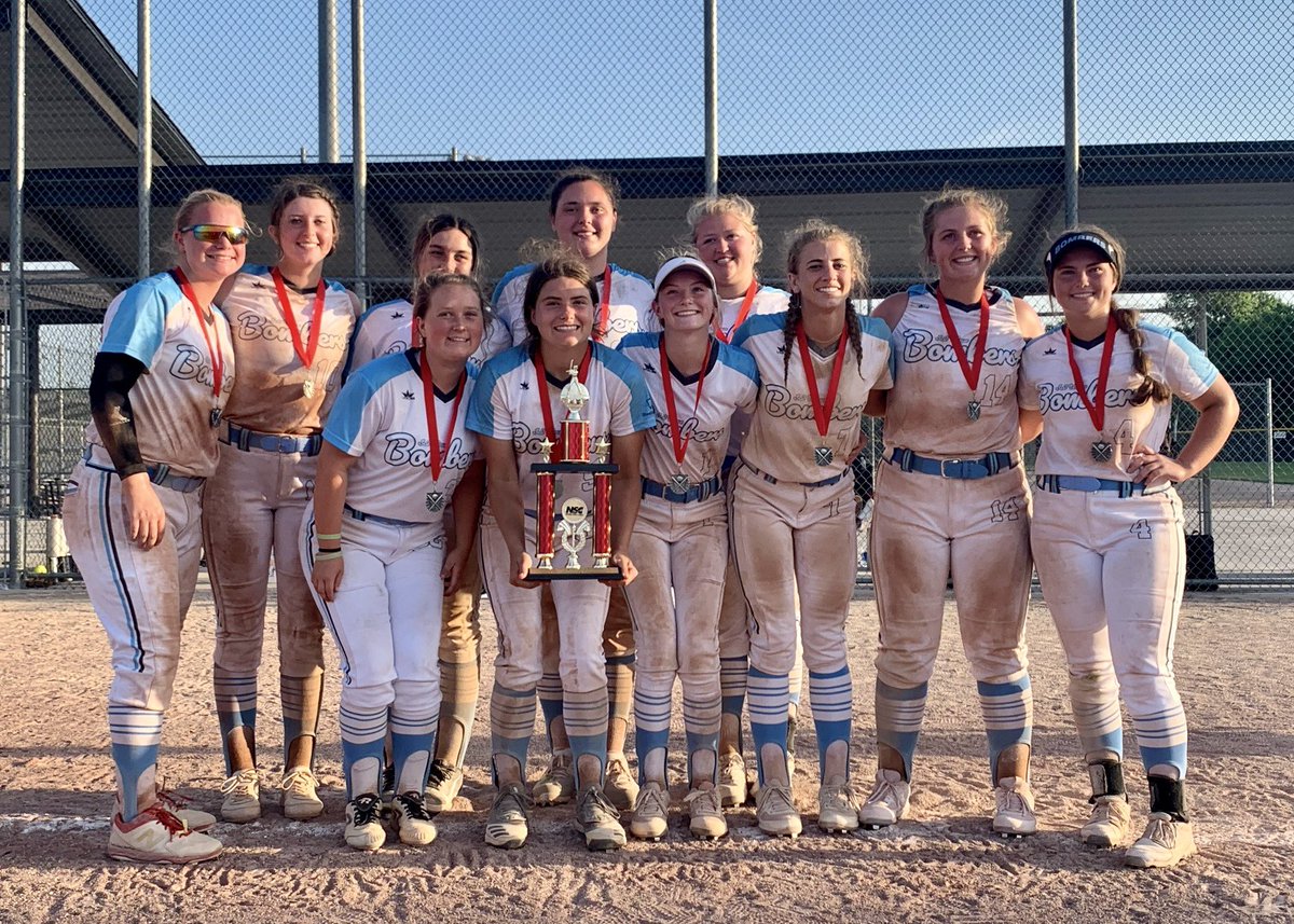 18uBombers's tweet photo. Great weekend for the Bombers! We earned 2nd place at the NSC tournament in Kansas City. 6-1 for the weekend. Shout out to our pitching and catching staff. Congrats to Taylor Cottom x3, Autumn Gilley, and Shea Pyatt on their BOMBS 💣! https://t.co/2KccfwO5dn