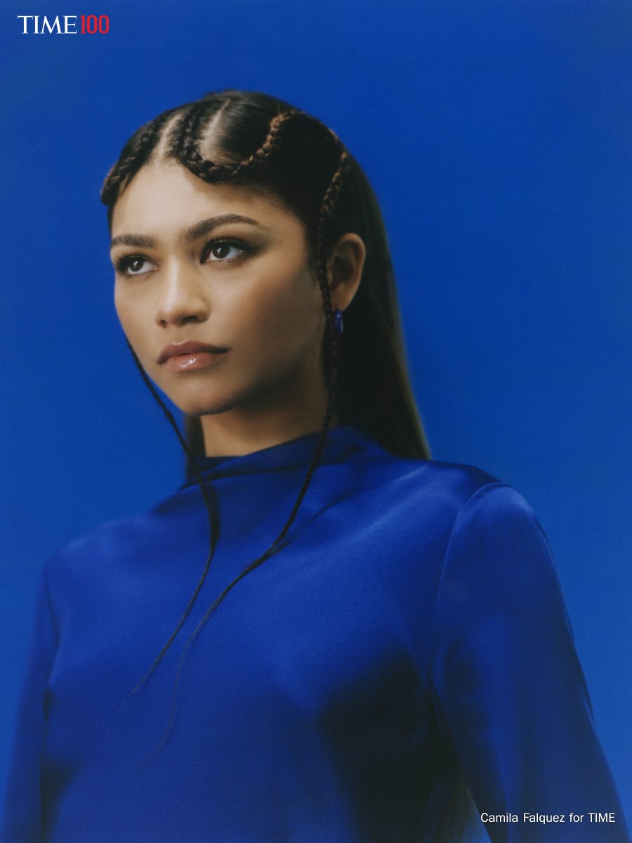 TIME's tweet photo. Denis Villeneuve on @Zendaya:

“She is an autonomous creative force. A cultural icon in the making. A person driven by pure inspiration, empathy, and respect for her craft, who uses authenticity as a new superpower” #TIME100 https://t.co/045C4QoqED https://t.co/cgAnbvRdrT