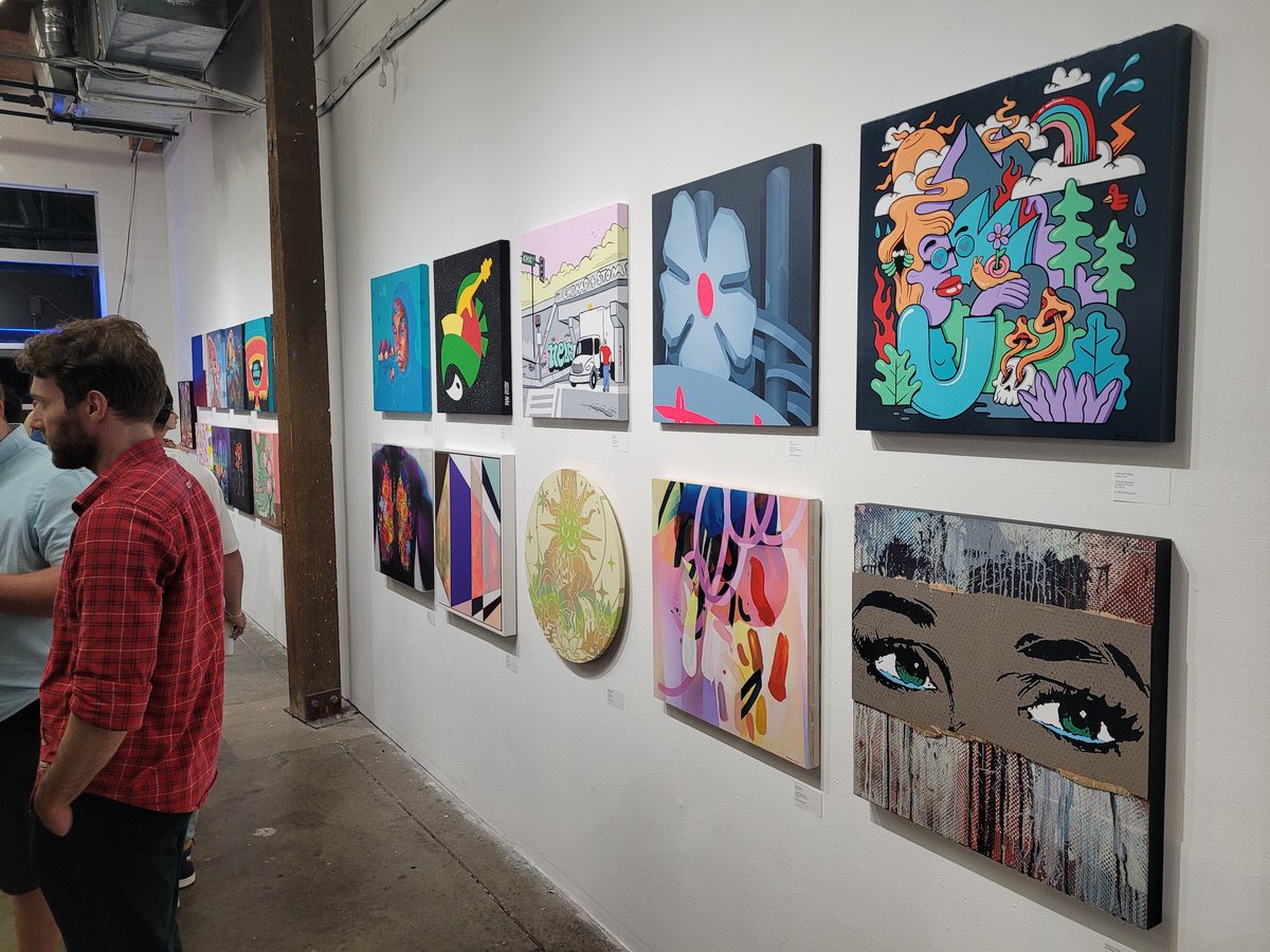 Igetzbuzy's tweet photo. Few more pics of the dope pieces featured at @ABVatl Gallery... I had to get the @GREGMIKE reusable water bottle as collectors item tho! 💯 #abvgallery #gregmike https://t.co/E9BzSdIC2H