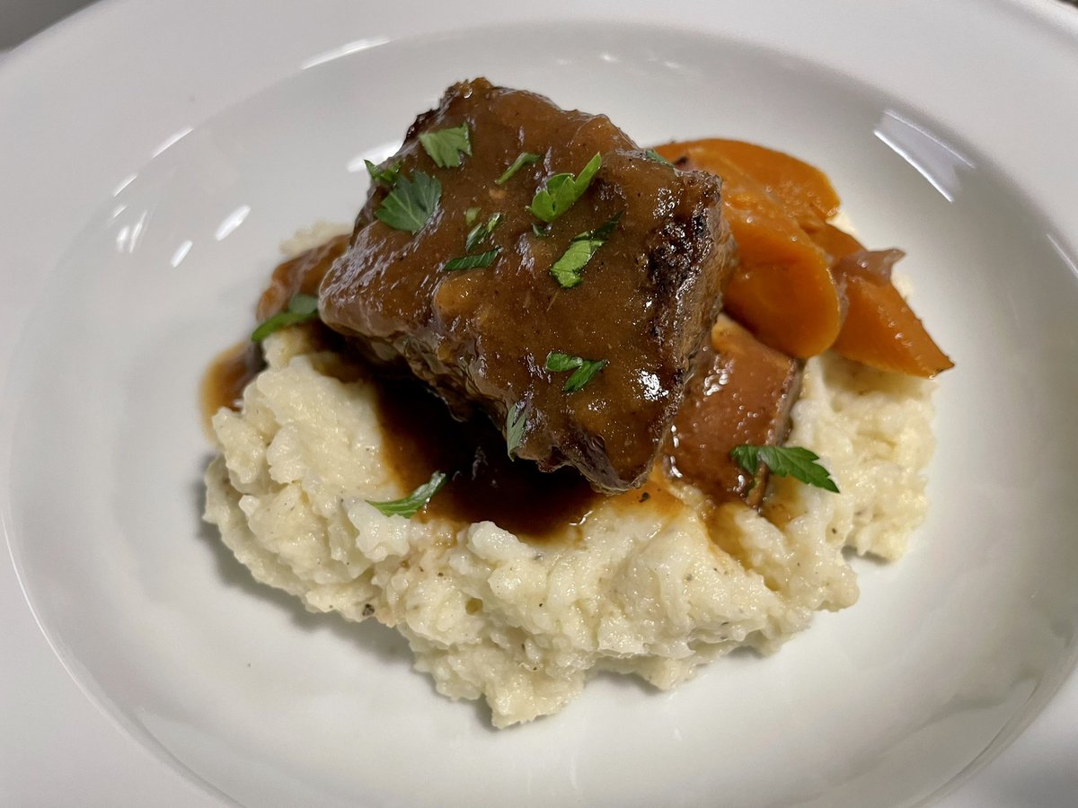 Homemade Short Ribs!

#sunday #dinner #beef #nofilter #food #foodie #shortribs #homemade