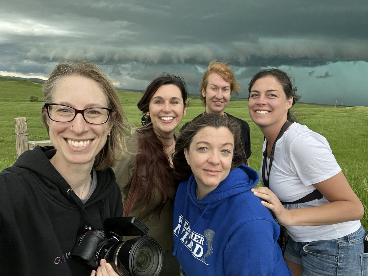 💥💥LOOK AT ALL THESE GIRLS CHASING 💥💥
Hanging out in front of a glowing hail core just north of Sturgis this afternoon! Great chase in SD today. 

With @gravitywaves__  <a href="/TaraWhichello/">Tara Whichello</a> <a href="/natalie_ivis/">Natalie Ivis</a> &amp; Tabitha!! #girlswhochase <a href="/GirlsWhoChase/">Girls Who Chase</a>