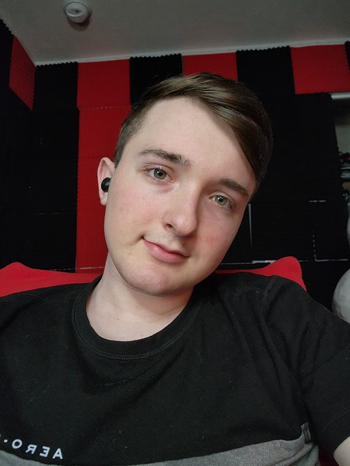 Hey guys come join my late night chaturbate stream xtylercam69 https://t.co/bgDv7CZAF1