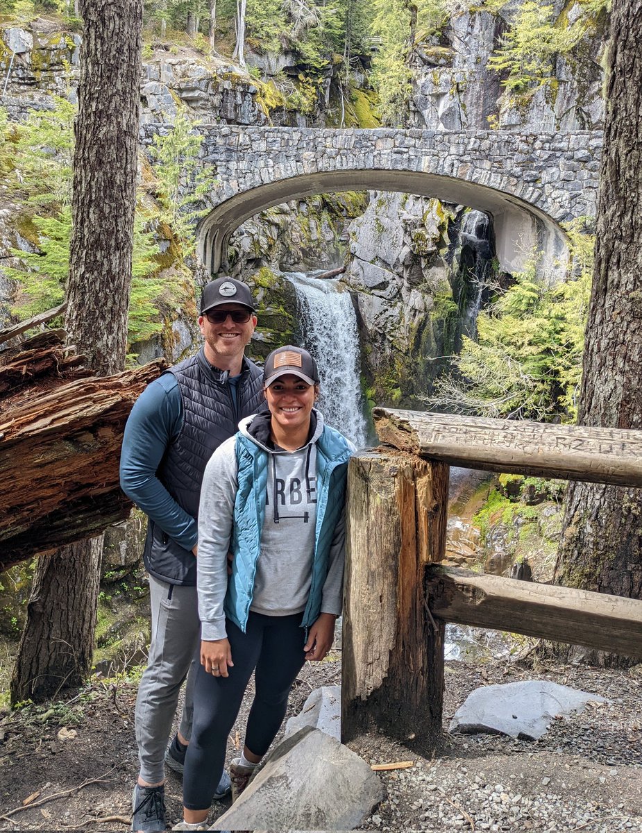 Coach_Berna's tweet photo. A few pictures from our anniversary trip ❤️🥾🏔️ #LuckyHubby #LuckyDaddy #Seattle #MtRainier #PikePlaceMarket #TravelPartnerForLife https://t.co/p0dWfmSRSn