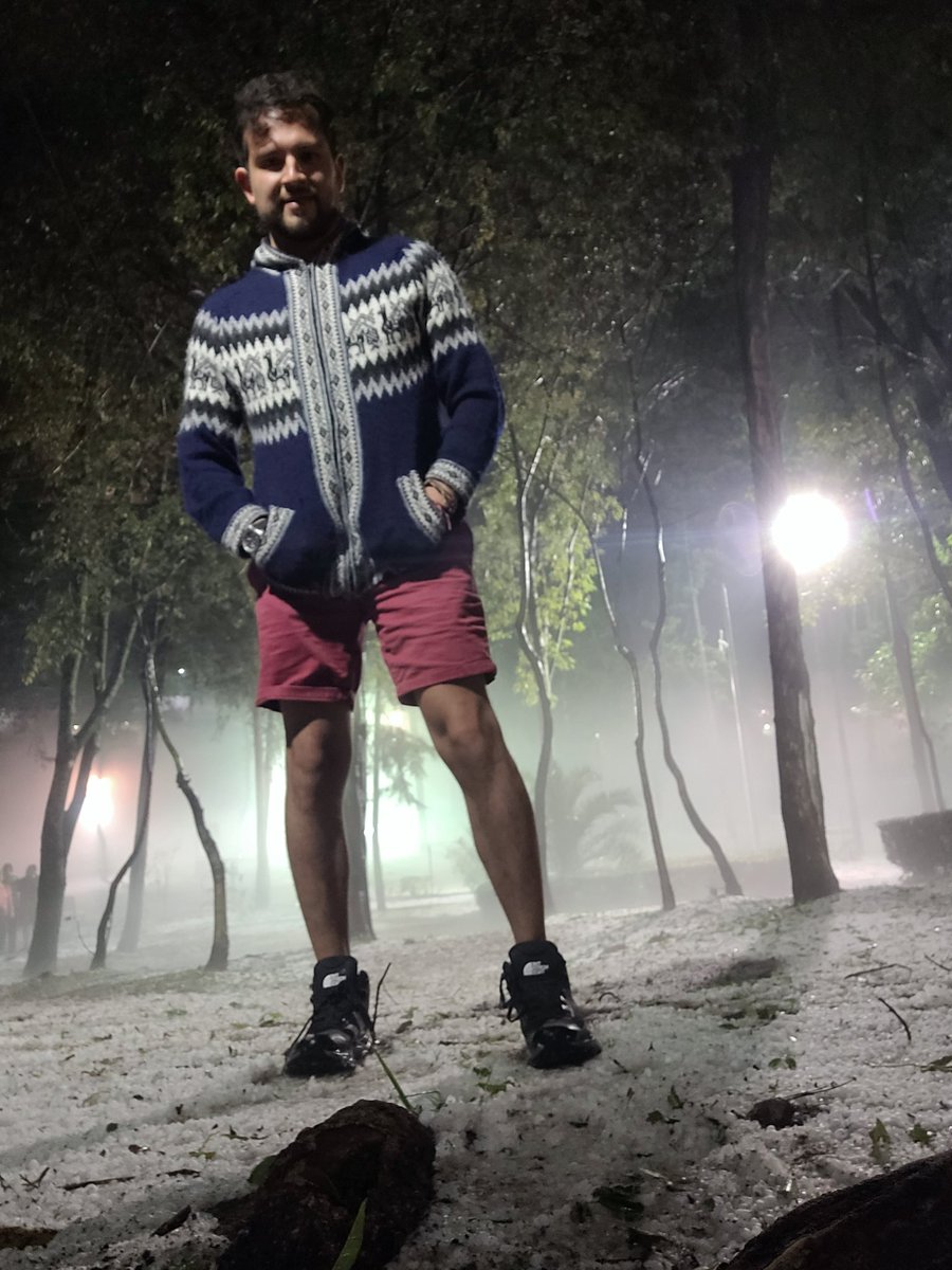 Mario_Mendoza_M's tweet photo. ¿No les encanta este clima? Yo soy del #Coldteam a morir 😍

Espero no haya afectados ni heridos 🙏🏽 https://t.co/2Vx61jAp7z