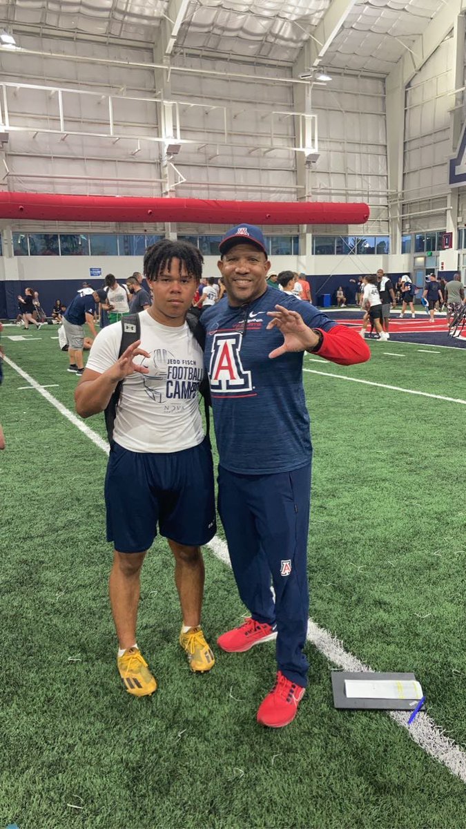 Had a great camp today at The University of Arizona <a href="/coachBSanders18/">Brandon Sanders</a> <a href="/CoachEricRogers/">Eric Rogers</a> #BearDown