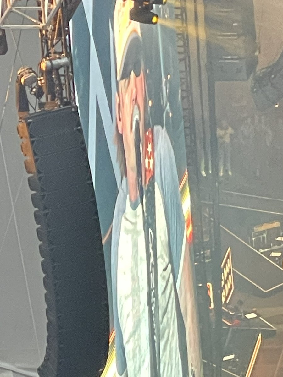 Schottle7's tweet photo. Learned a few things about myself last night. @MorganWallen  has the ability to make me cry and give me goosebumps throughout his whole set. It was so surreal to finally be able to see him perform live. https://t.co/RxkwS0Tl48