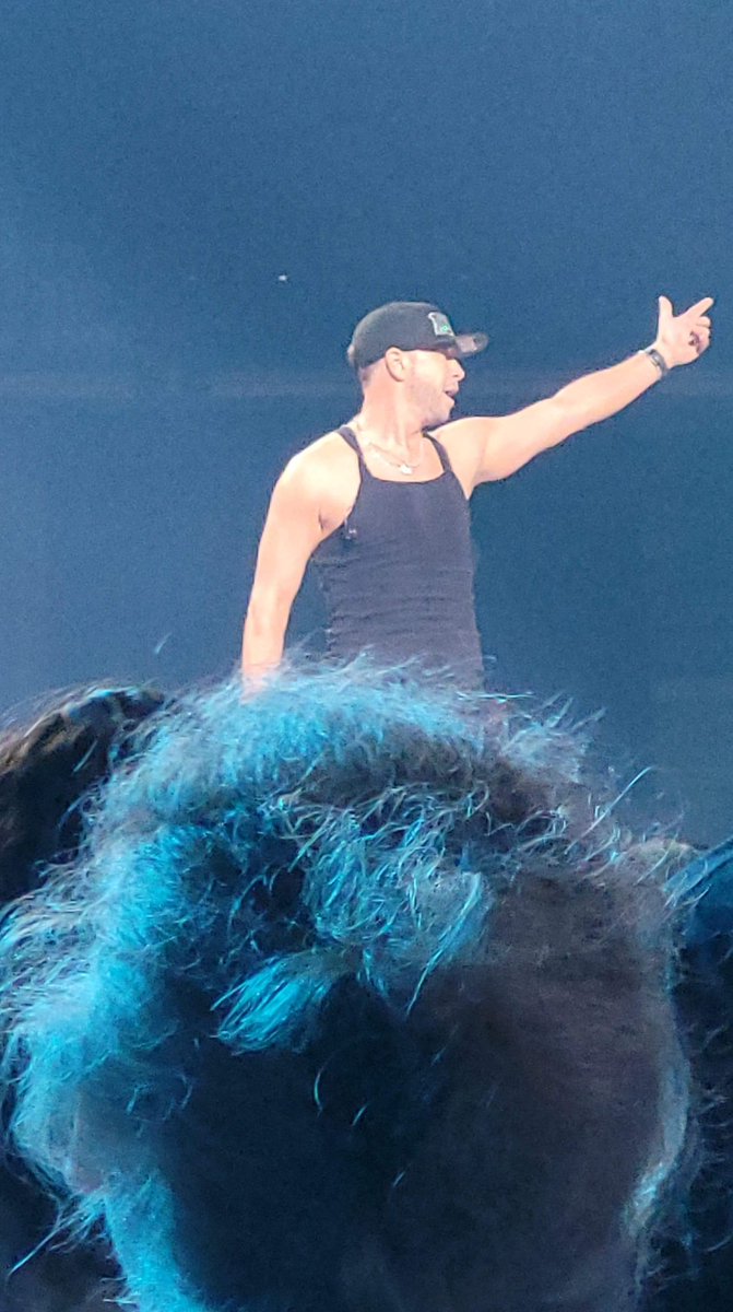 KandyceKelley's tweet photo. @DonnieWahlberg https://t.co/Dq8fyI7KP2