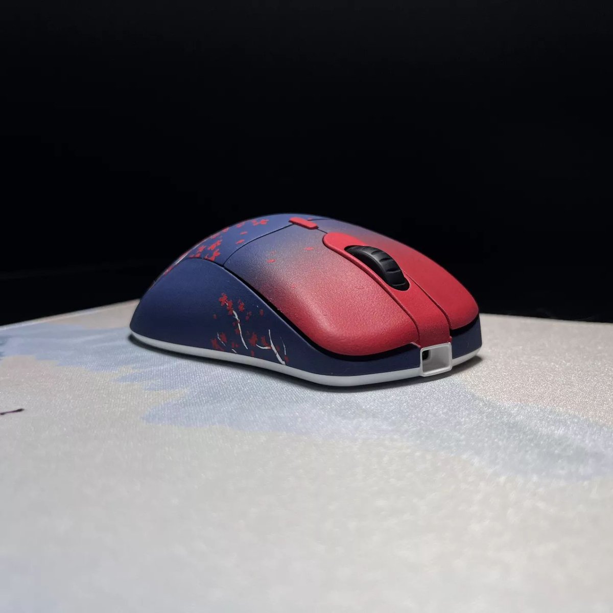 Fantech_World's tweet photo. Amazing. I can't say it enough. Fantech Cherry Tree ATO on XD5 by @Customicegg !
#cherryblossom #fantech #art #painting #gamingmouse #intellimouse https://t.co/MXDg1XTyfy