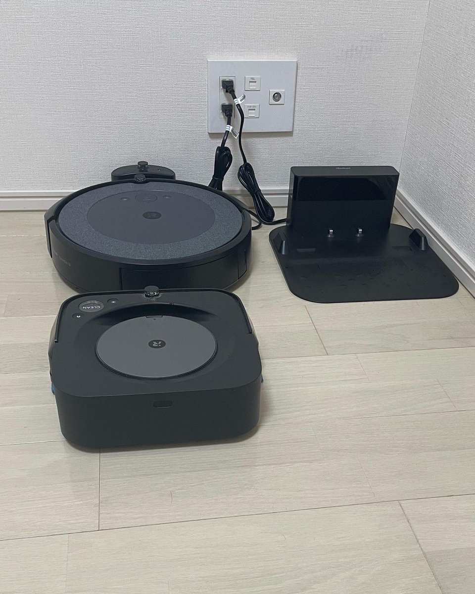 amen0ma1's tweet photo. Roombaに続きBraava Jetを手に入れた😁自宅のMAPを学習中です。タッグで掃除が出来ると言う事で楽しみ🤭
#roomba #braavajet #irobot https://t.co/xWQ2CrKEQB