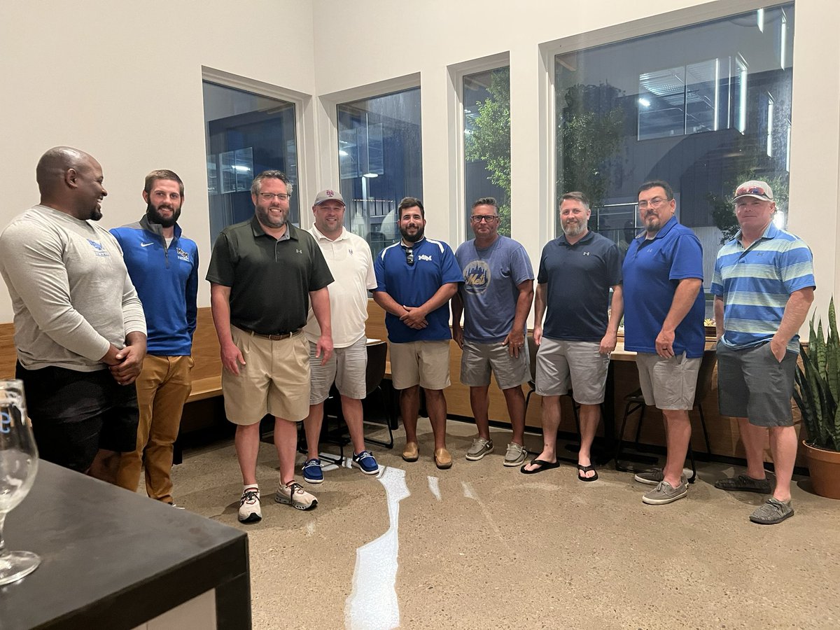 MSMRocketFB's tweet photo. Thanks to all the Dads that came out to the 1st Annual Dad’s Chalk Talk! 5Pillars https://t.co/1aiBh8fnt9