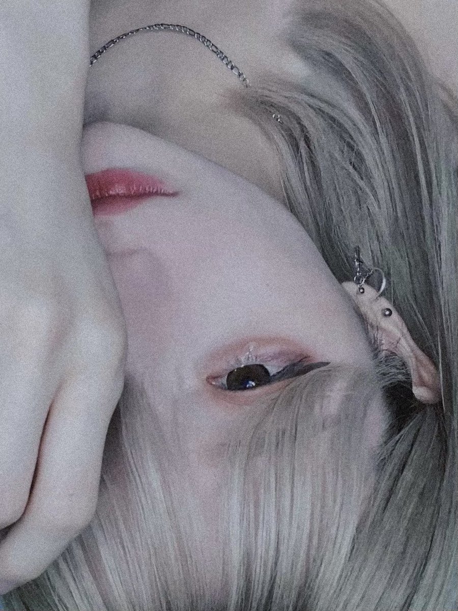 Wolfpizza_'s tweet photo. 愛≠哀 https://t.co/QAs7Uek5Jy