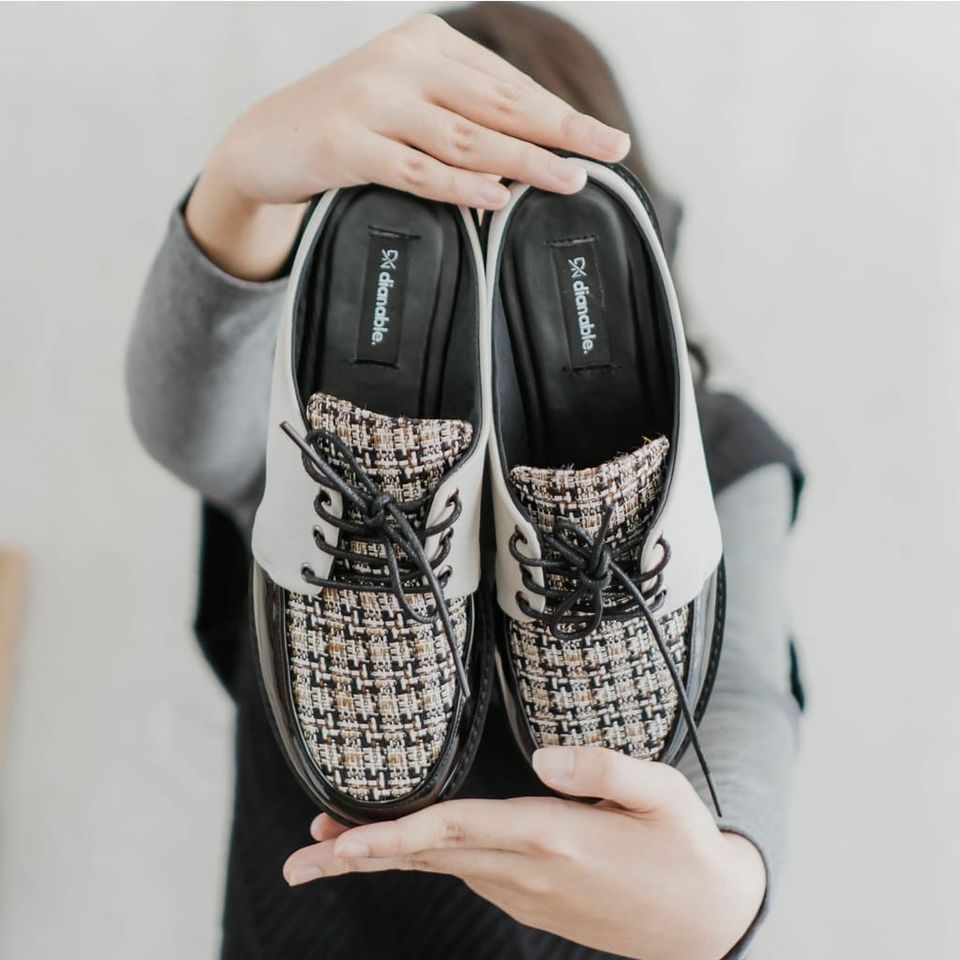 aryaadi89's tweet photo. Rekomendasi heels, sandal, sepatu keren 😍😍
modelnya kekinian bangett 😀
Link toko 🧷 https://t.co/aWXKxmQXgS
Rate 4.9 ⭐️⭐️⭐️⭐️⭐️

Eril Ridwan Kamil gedung Pakuan Pakuan Padang #AnjirSembakoNaikTerus Rara Jogja #AdaApaDenganLuna Raisa Senin Wasit https://t.co/eu1zb3x57L