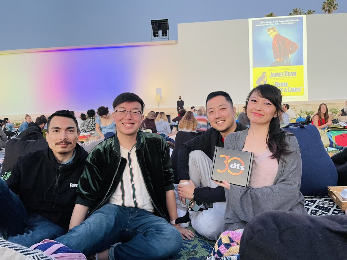 UmiNoKaiju1's tweet photo. Watching the Wizard of Oz tonight at Cinespia Hollywood Forever Cemetery ๐ฑ thank you so much @dts for this experience AND THESE GIFTS?? WHAT!!!
#DTS30th #DTSFreshmanClass #NoPlaceLikeHome https://t.co/OKoX5vENDu