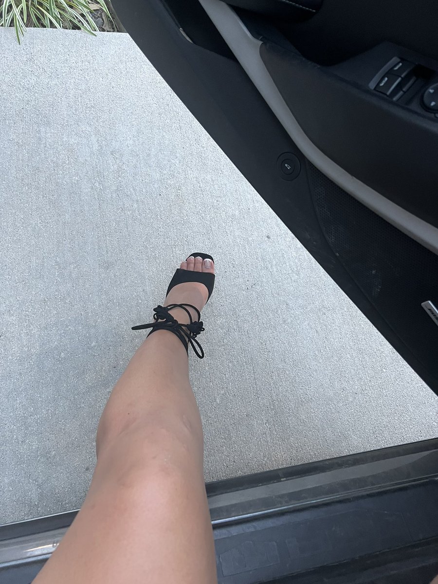 mixedmalattoto1's tweet photo. Photos of my feet after walking in these heels will be posted tomorrow on my feetfinder 💕 #feetfinder #feetsouls #feet #foot #footworshi̇p #FOOTFETİSH #toes #chubbyfeet #footcontent https://t.co/ijMBT007VJ