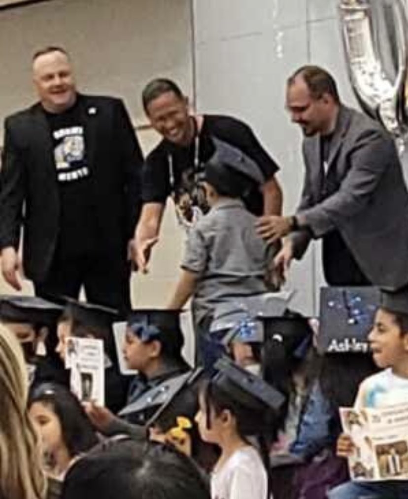 adams_ysd's tweet photo. #KinderPromotion last week was awesome @adams_ysd @YakimaSchools
@TrevorLTGreene @Darling_RT @DougKap @InspirationsinK @wasa_oly @WA_Edu_News @jlay28 @Yakima_Herald @yakimatalk @YakimaValleyCF #education @ImprovEDPodcast https://t.co/7w57xGhViD