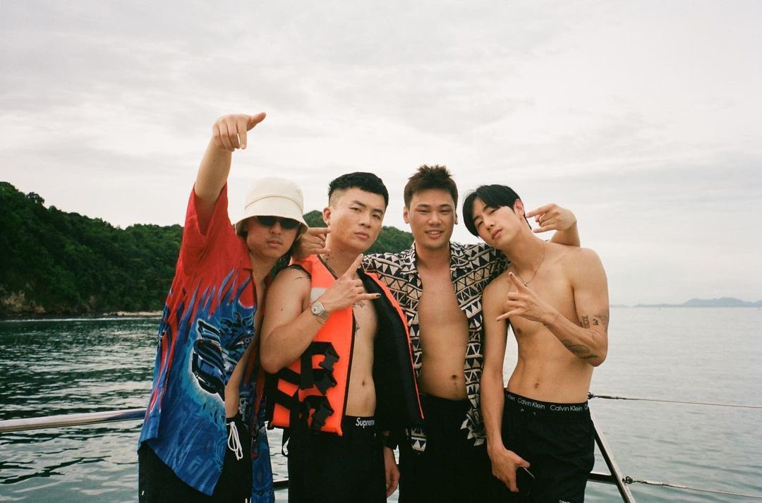 mybunny93's tweet photo. ภูเก็ตพี่มันฮอตไม่เลิกจริงๆว่ะน��องๆ.🔥🔥🌊🌊#MarkTuan #MARK #มาร์คต้วน https://t.co/5MwnvI2UbU