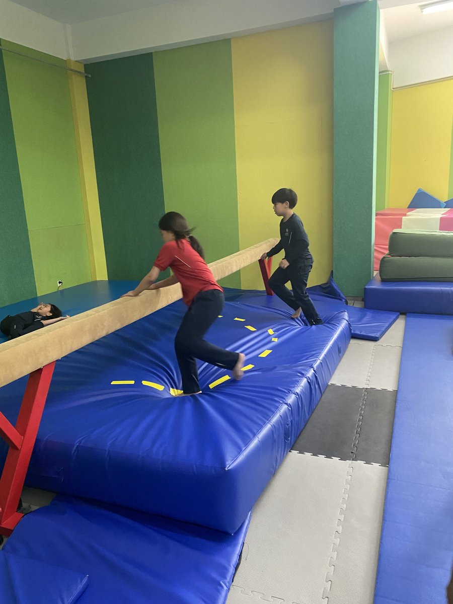 Rach061992's tweet photo. For the first time I am teaching Parkour.
Students in Grade 3 &amp; 4 love it….. really love it. The bravery, creativity and excitement was great to see! 🏃‍♀️ 🏃‍♂️ 😃 
Highly recommended!!! https://t.co/Tm7qMCR4PK