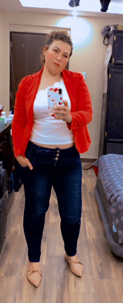 BriandaSHM's tweet photo. Que no te importen tus kilos,
ni tu altura, ni tu talla,
no le des importancia a los años,
ni al color de tu pelo,
ni al largo de tu falda.
Que nadie se crea superior a ti,
que nadie te haga bajar la mirada,
que nadie se crea más importante,
que nunca te den la espalda. https://t.co/V7fgTa8a51