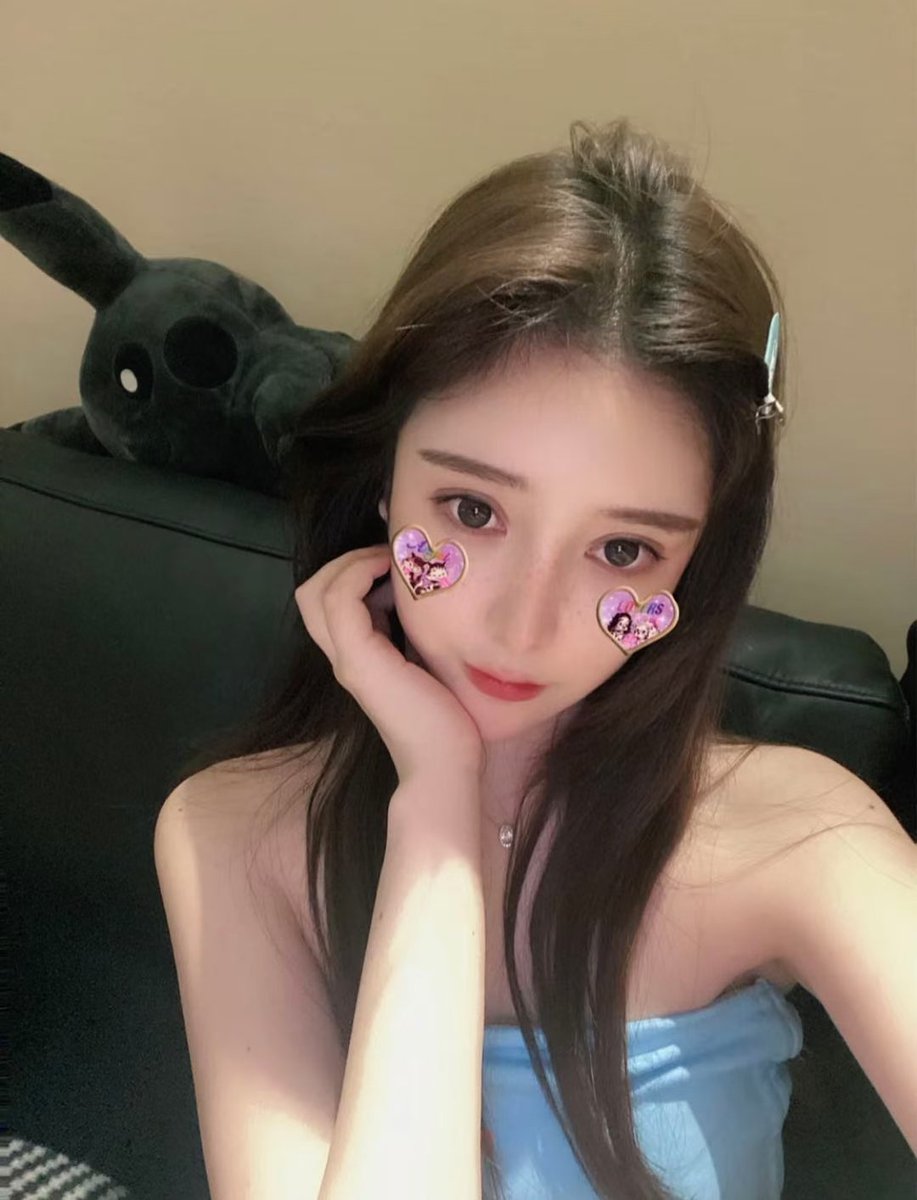 Xinxin168998's tweet photo. 那一直让我们恐惧的不是外面的残酷的世界，而是我们自己的内心。 https://t.co/CNUQp08Nn3