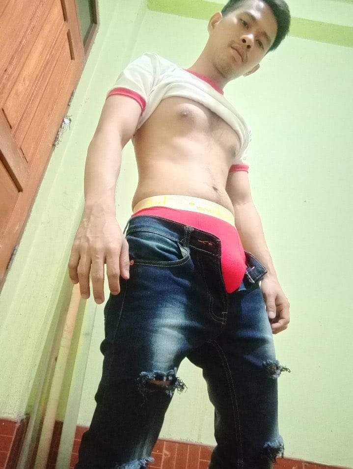 fhu5wdIryF7tra3's tweet photo. တာချီလိပ်က အကို https://t.co/gm5n64xUuZ