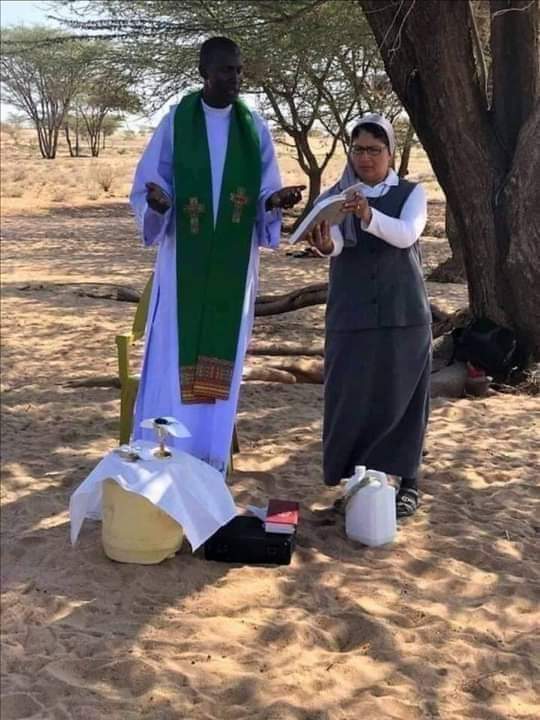 Ee Mungu tunaomba uanze siku nasi na umalize nasi. Kwa jina la Baba na la Mwana na la Roho Mtakatifu. 
Amina.