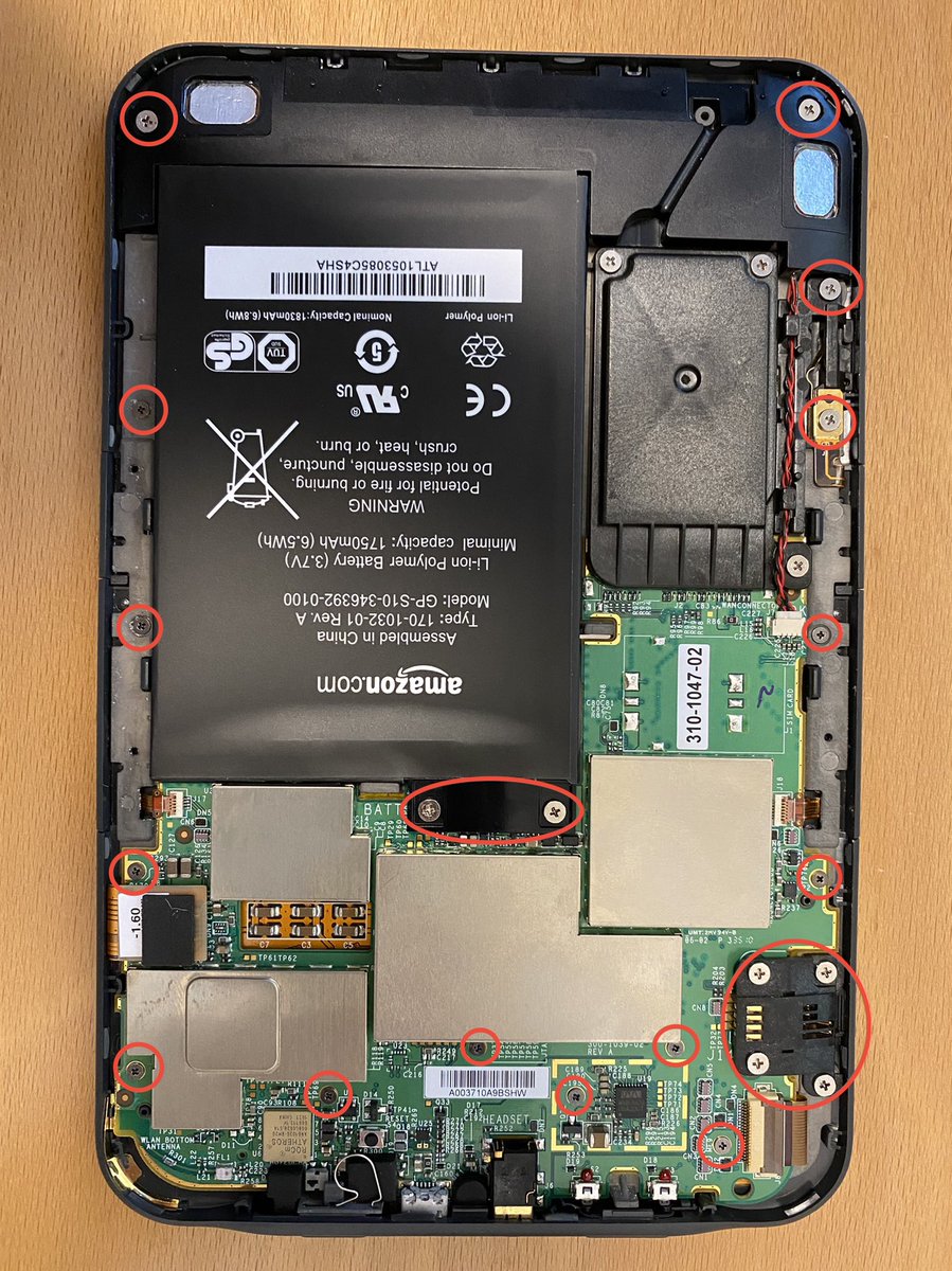 GuoPeter's tweet photo. 动下手，把 #Kindle3 的电子墨水屏修好。
I fixed my #kindle3 e-ink screen! #repair 
https://t.co/RvkNFcD0YG https://t.co/TyjnhBeKxa