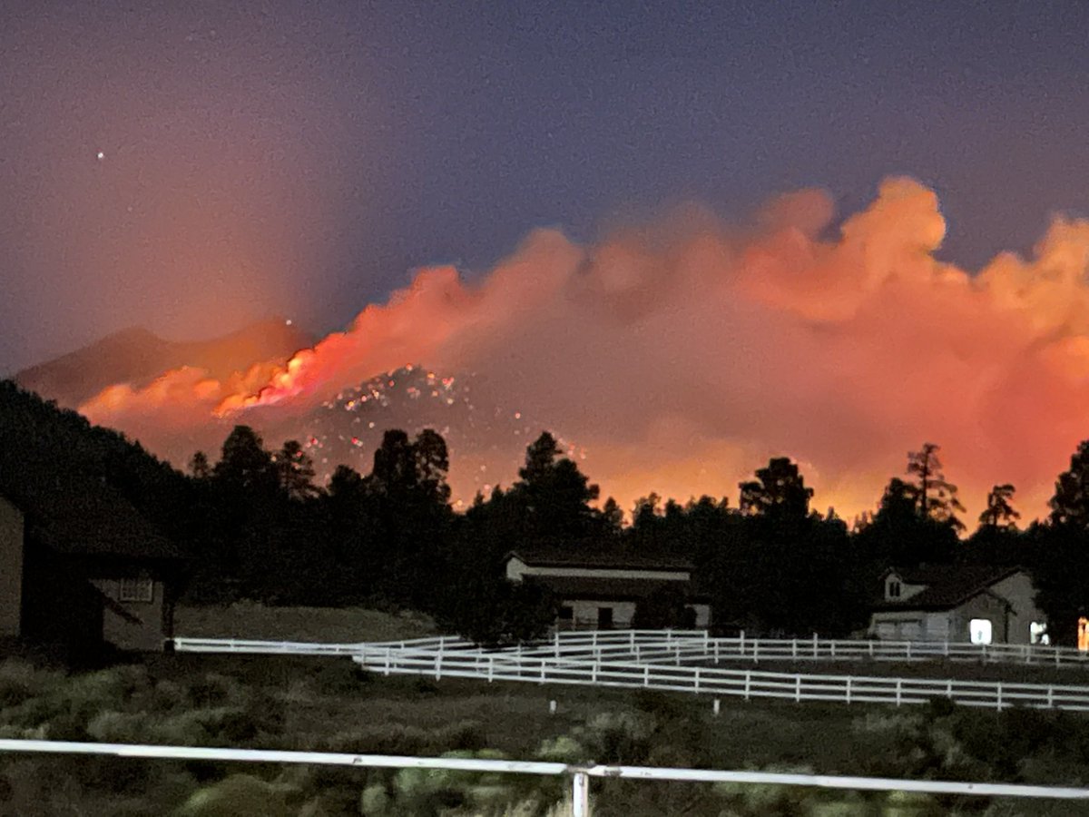 kaffnews's tweet photo. More pics from the pipeline fire tonight. #PipelineFire #Flagstaff https://t.co/FZHiqt35jR
