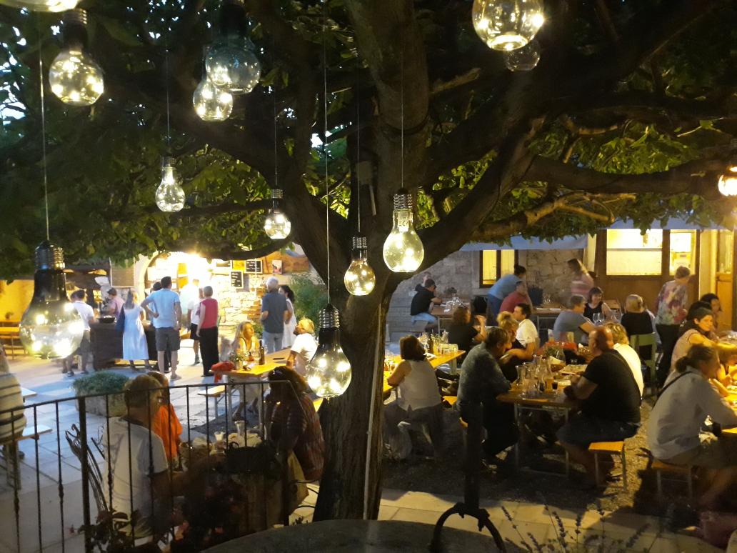 MauSbogar's tweet photo. #Carso magnifico
Socialitร , Musica di fisarmoniche, Buon cibo e Teran: #Osmize carsoline.
SUPER!!!
@osmizecom @DiscoverTrieste @regioneFVGit @FVGlive @ViniDocCarso @Ipocontro @yrmaysy @stregapoeta @Amfortas @lucioulian @CiriSince1978 @pauligurize @patrizia_fonda @Mario16604832 https://t.co/0POJ5EnrJ2