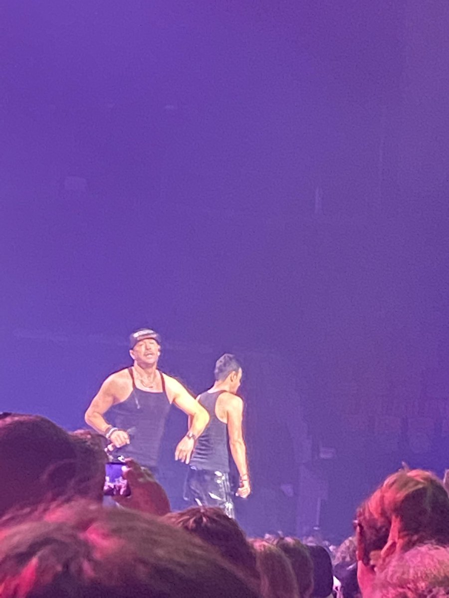 KandyceKelley's tweet photo. @DonnieWahlberg https://t.co/u0iqQLOeCH
