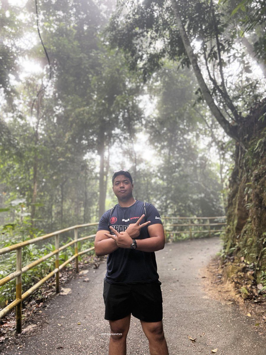 mistaaimanvevo's tweet image. Nyaman! #hiking #mountmike #matang #sarawak #malaysia