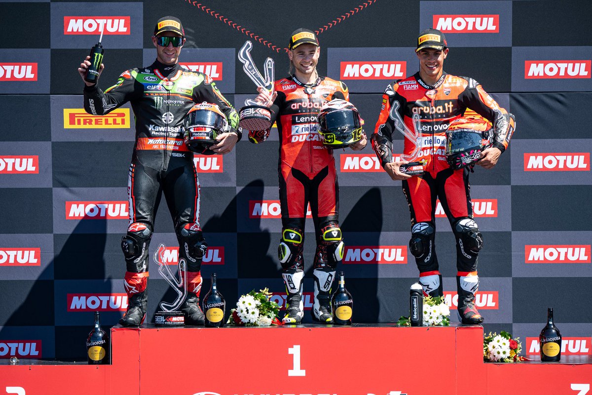 Kawasaki_Italia's tweet photo. Nel weekend tutto italiano di #Misano Jonathan Rea porta a casa un secondo posto in Gara 1, un terzo posto in Superpole Race e un quarto posto in Gara 2.

🙏 Un caloroso grazie a tutti i tifosi #Kawasaki che hanno colorato l’autodromo. 💚  

#ITAWorldSBK 🇮🇹 #ForzaKawa https://t.co/QN8BqSwmsy
