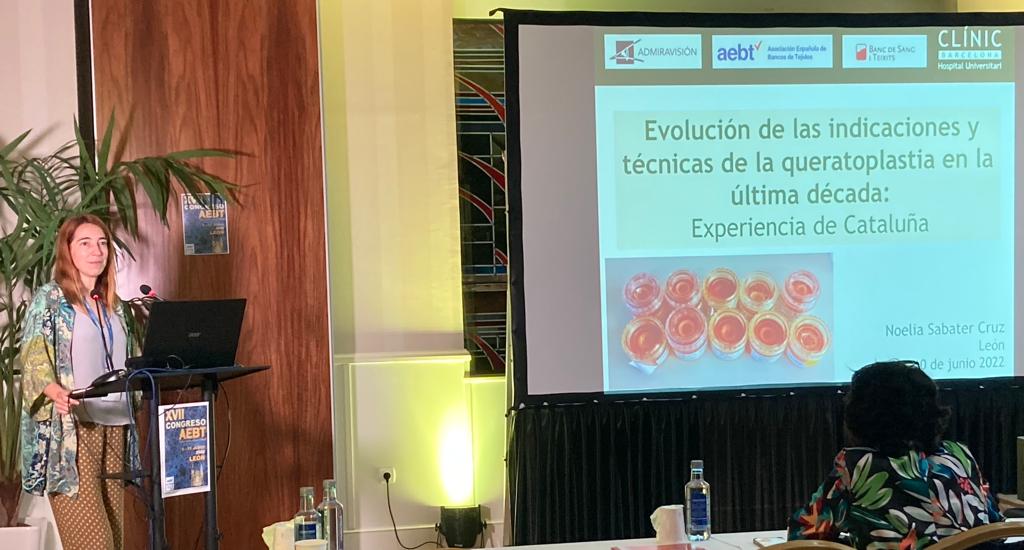admiravision's tweet photo. En #CONGRESOAEBT de la @aebt_org, la Dra. @NoeSabater  presentó un estudio que valora la tendencia, en Cataluña, a utilizar cirugías personalizadas lamelares tipo DMEK y DSAEK para enfermedades del endotelio, frente a la técnica de la queratoplastia penetrante. https://t.co/SJDeFaT9gS