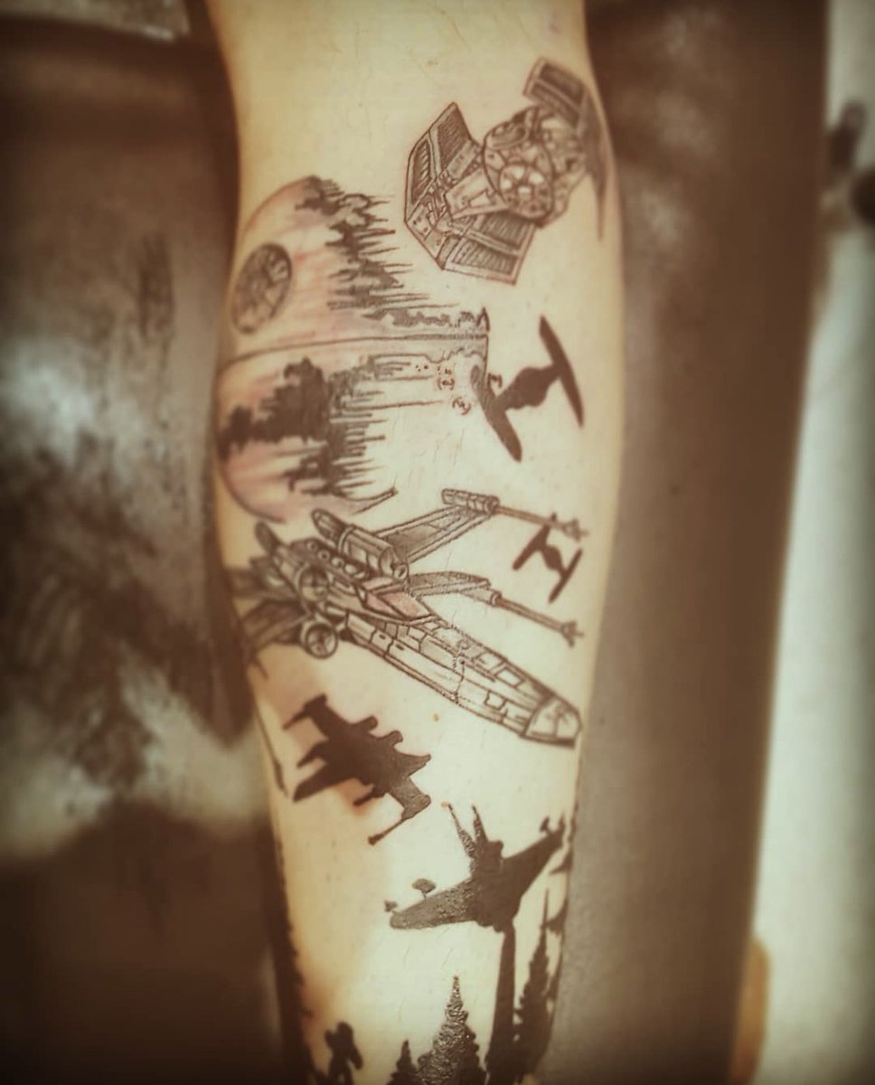 89CGibbyLFC's tweet photo. @SWTheory66 The start of a leg sleeve https://t.co/3CRG19T8t1