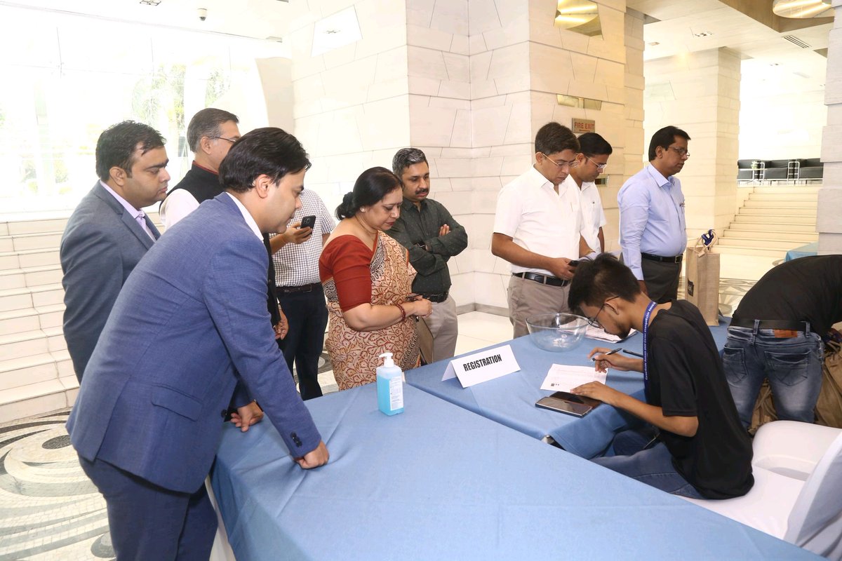 _CareerGuide's tweet photo. 11th June 2022 - Le Meridien saw one of the significant event for us - It was second edition of Career Summit &amp; Career ChangeMakers Award - but more importantly it is first offline one!!

We are late in posting and giving all of you an update through pictures but here it is: https://t.co/e9KVfdGYDb