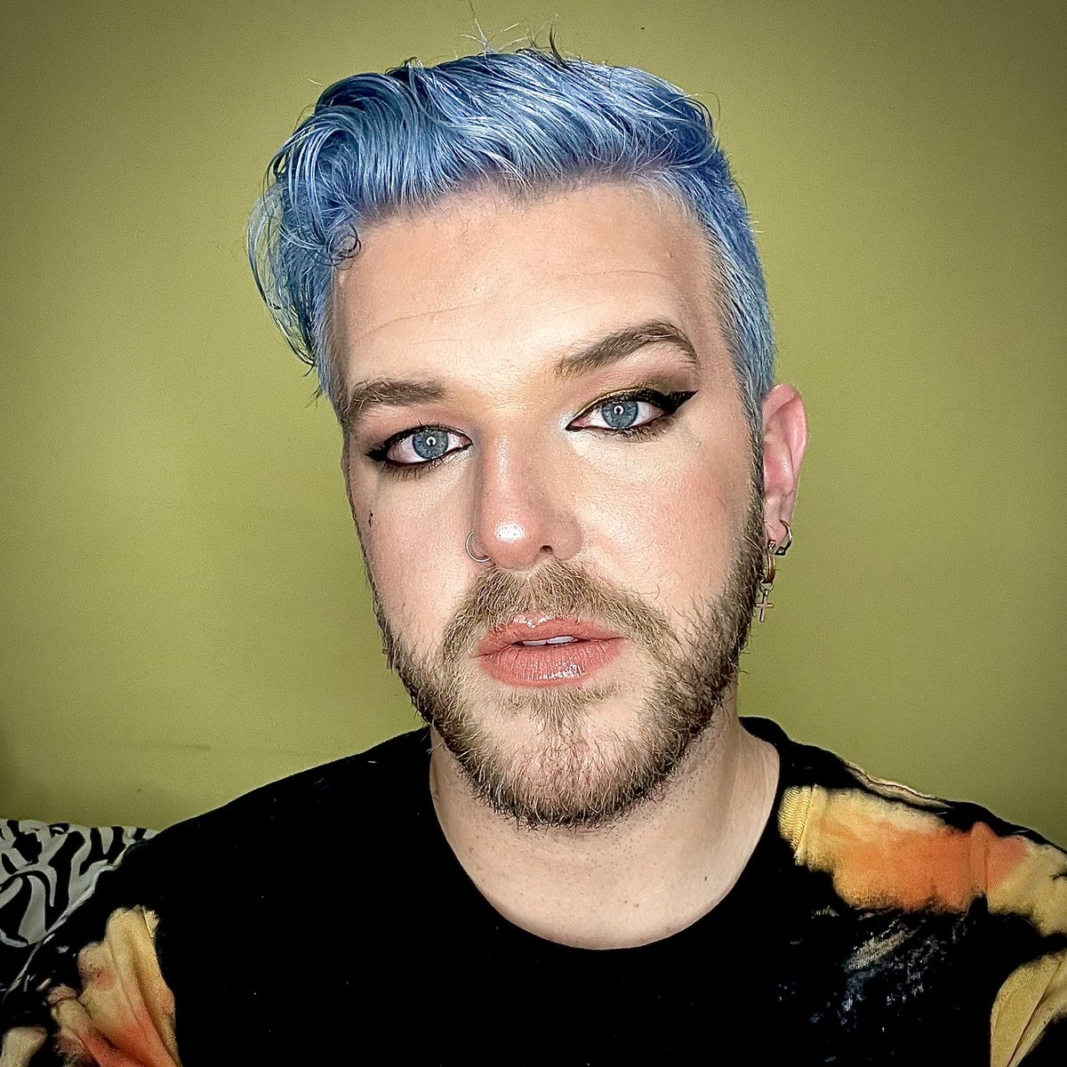 CAD1991's tweet photo. The spicy look I created with @Jaclynhill “Dear Mom”/ “Luxe Legacy” palette from @jaclyncosmetics 
:
#makeup #makeuplover #makeupartist #beauty #gorgeous #lgbt #LGBTQ #pride #Pride2022 #gemini #PrideMonth #GayPrideMonth #jaclyncosmetics https://t.co/cisb5QtUc9