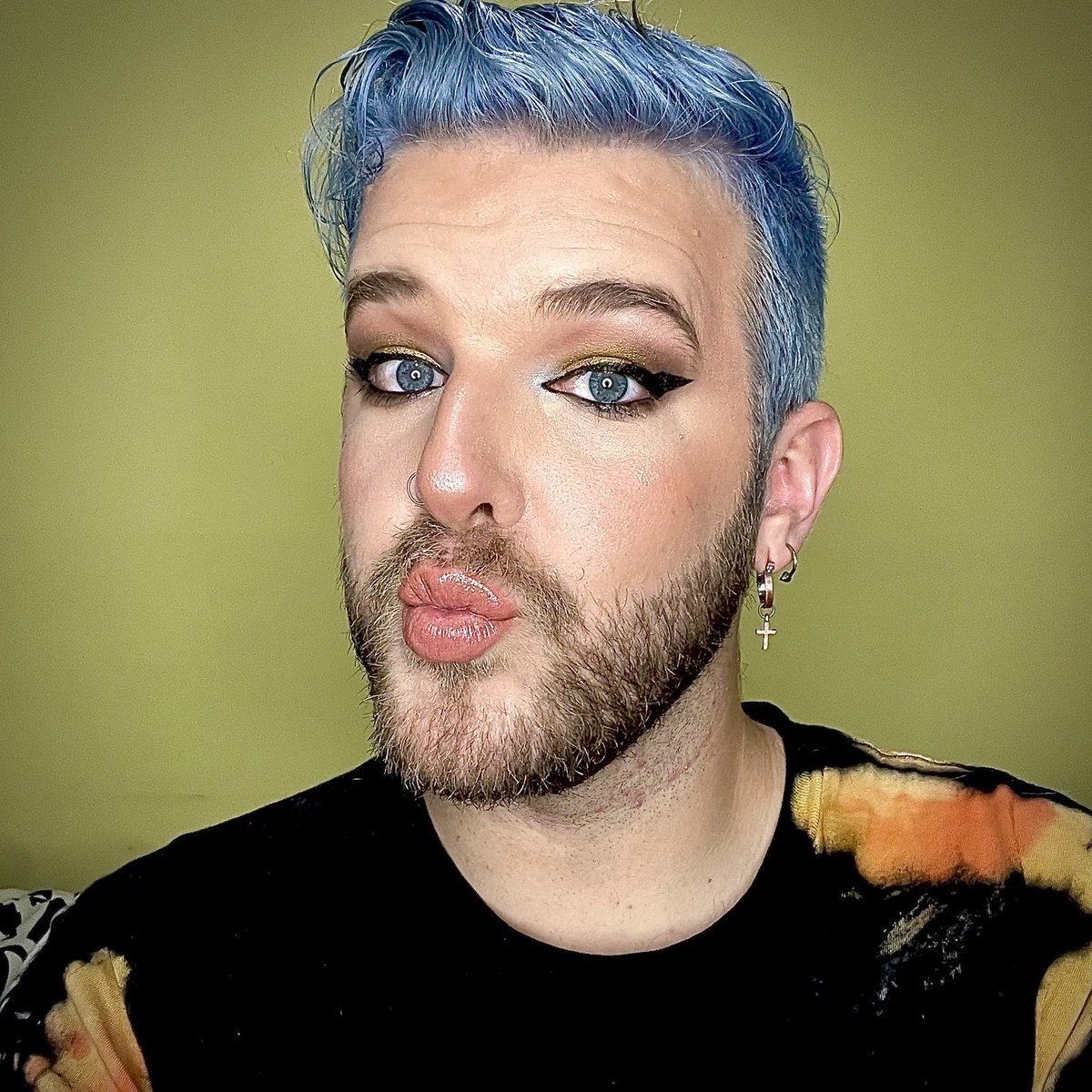 CAD1991's tweet photo. The spicy look I created with @Jaclynhill “Dear Mom”/ “Luxe Legacy” palette from @jaclyncosmetics 
:
#makeup #makeuplover #makeupartist #beauty #gorgeous #lgbt #LGBTQ #pride #Pride2022 #gemini #PrideMonth #GayPrideMonth #jaclyncosmetics https://t.co/cisb5QtUc9